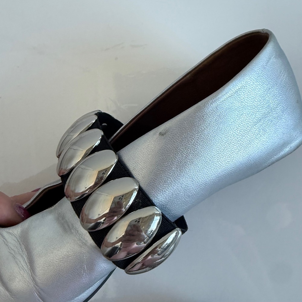 Alaïa Silver Leather Flats with Silver Bead Strap - Picture 11 of 15